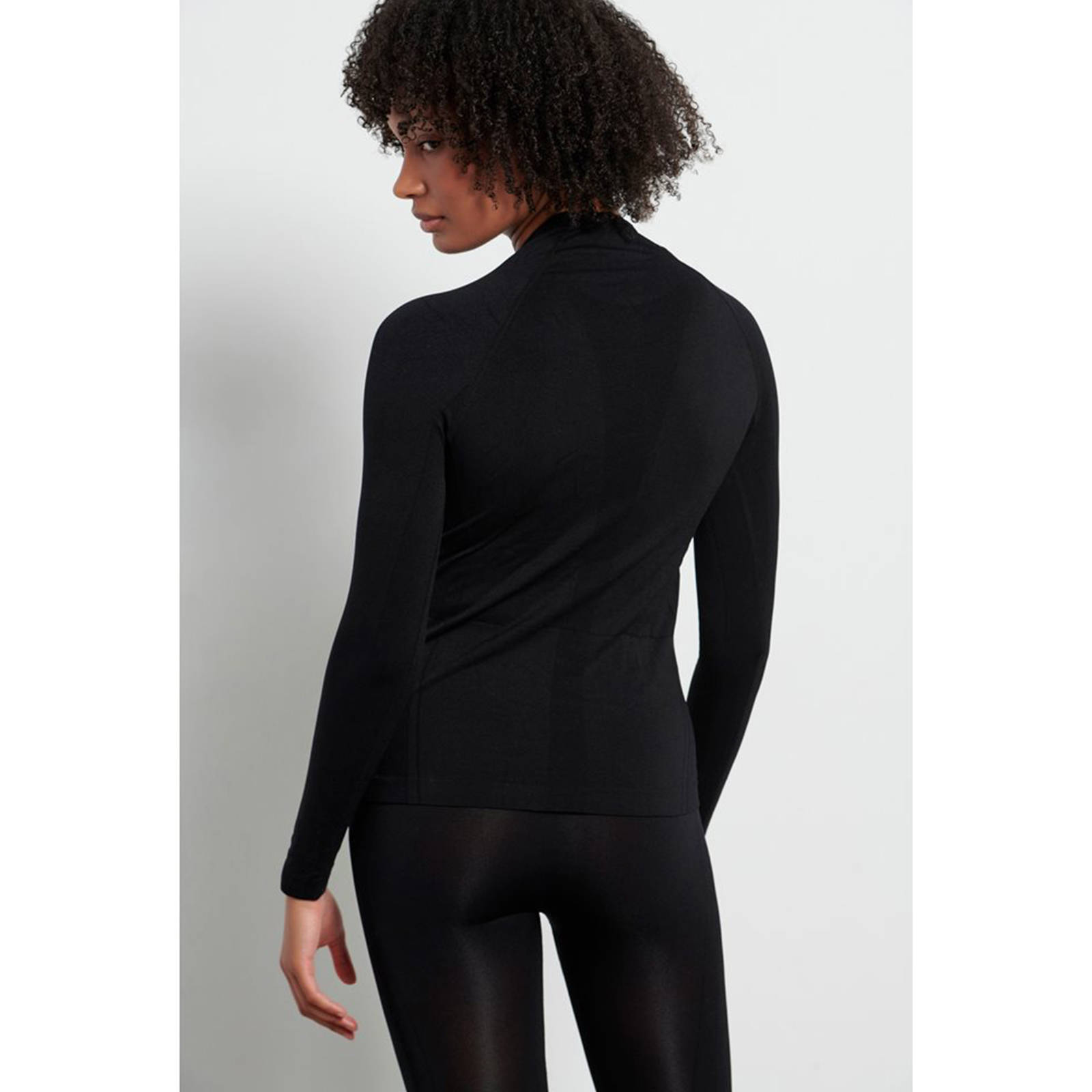Body Talk - ISOTHERMALW SEAMLESS TSHIRT LS - BLACK φωτογραφία
