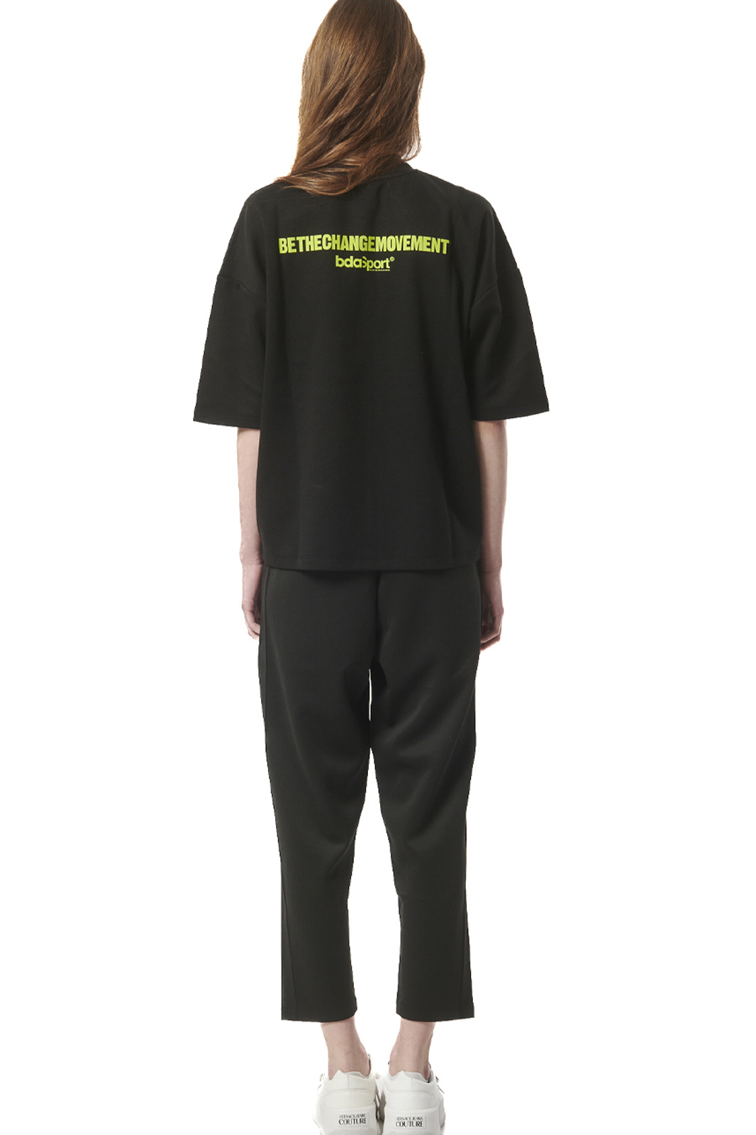 Body Action - WOMEN'S TECH FLEECE CROPPED TRACK PANTS - BLACK φωτογραφία