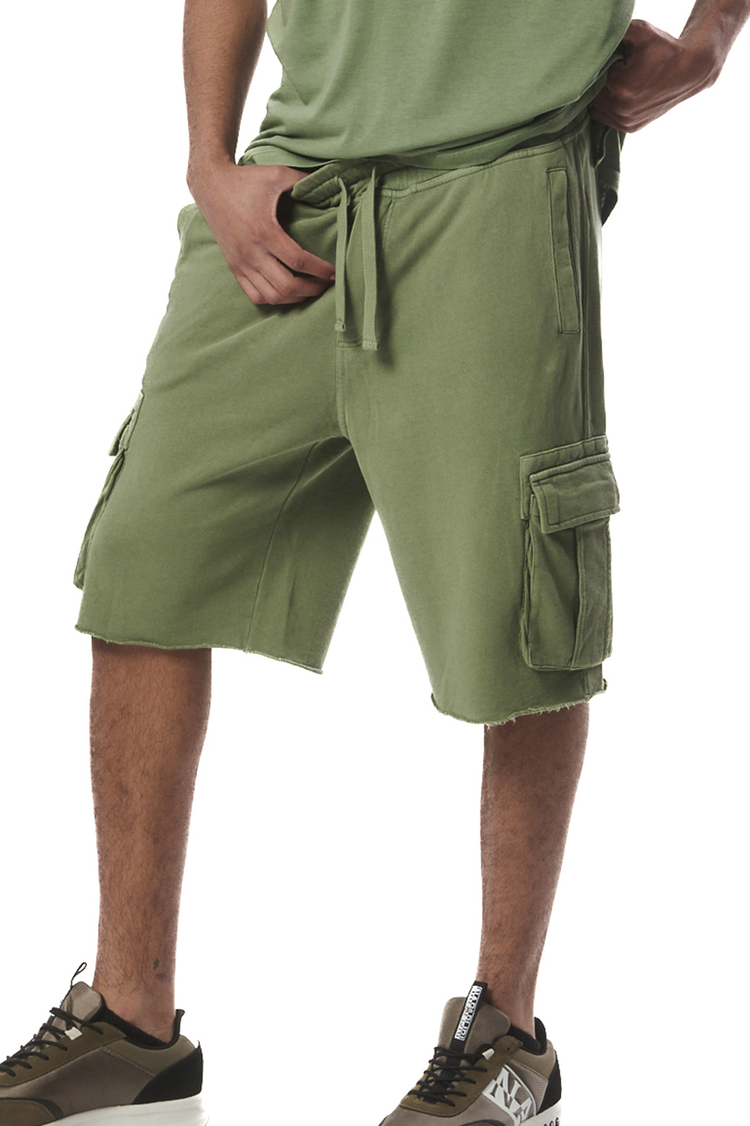 Body Action Body Action - MEN'S NATURAL DYE CARGO BERMUDA - HEDGE GREEN