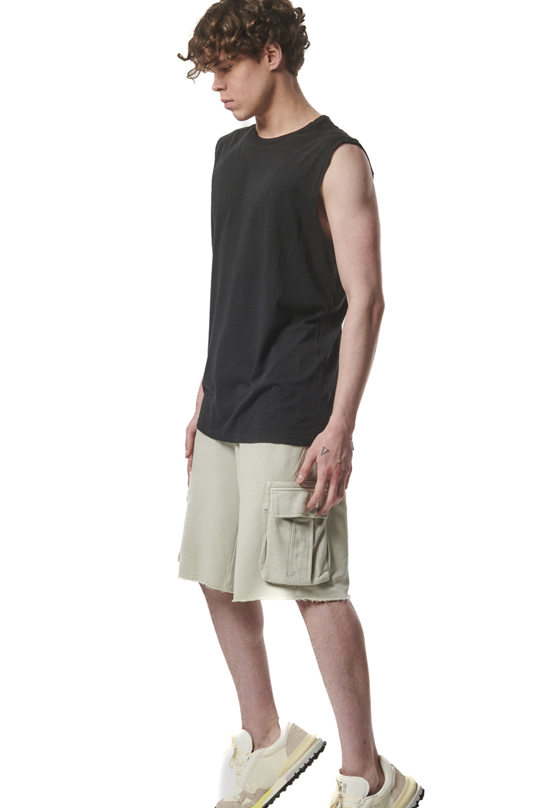 Body Action - MEN'S NATURAL DYE CARGO BERMUDA - QUIET GREY φωτογραφία