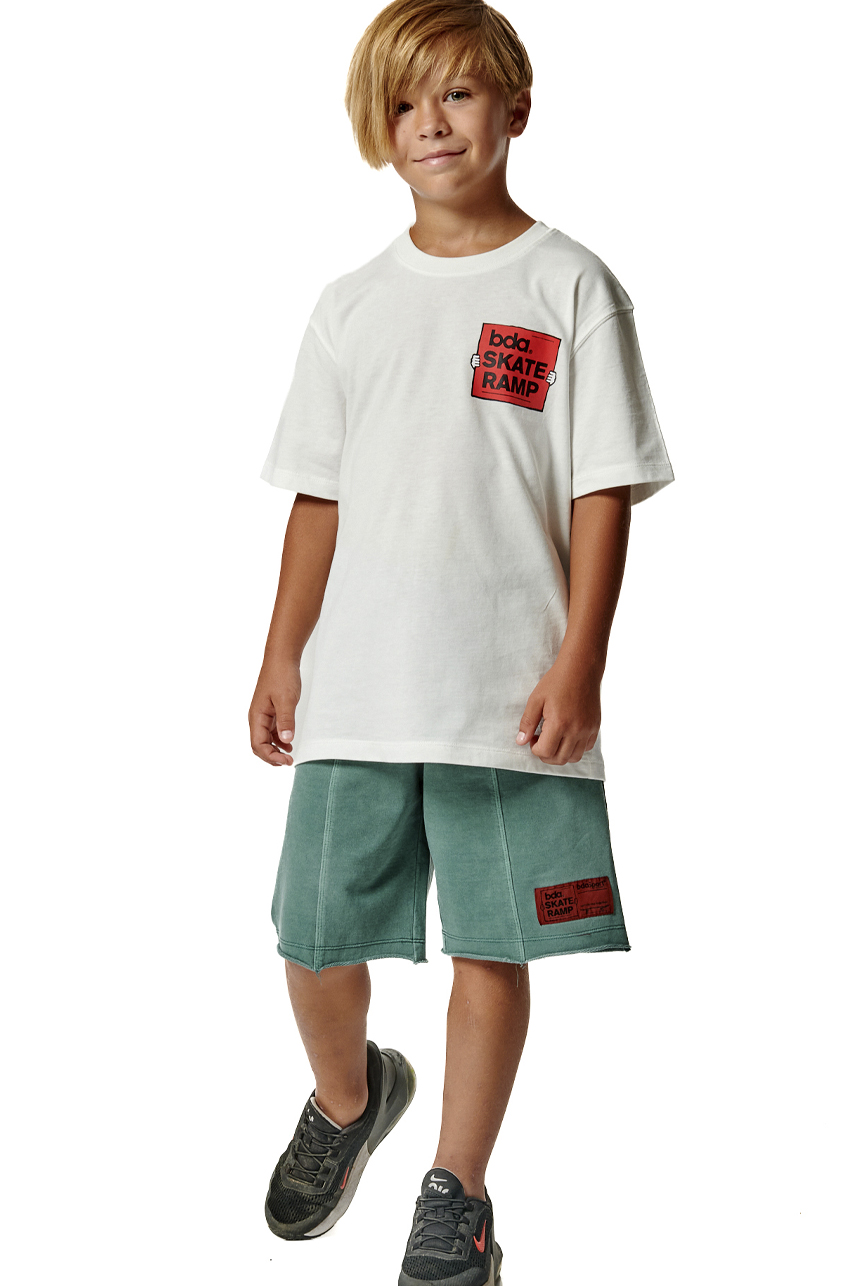 Body Action - BOY'S NATURAL DYE BERMUDA SHORTS - PINE GREEN φωτογραφία